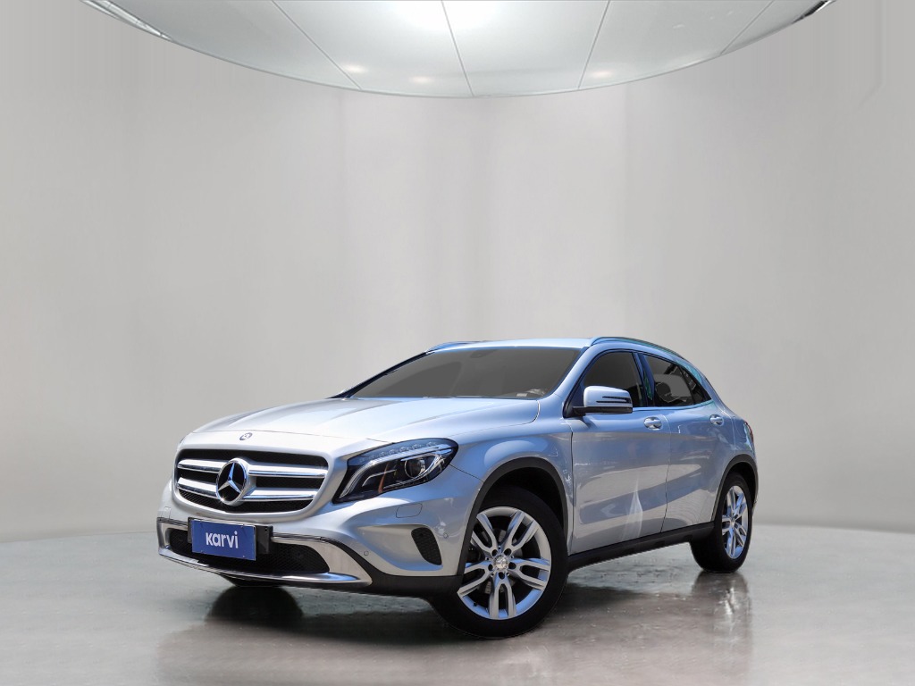 Carros seminovos MERCEDES-BENZ GLA 200 1.6 CGI ADVANCE 16V TURBO FLEX 4P AUTOMATICO
