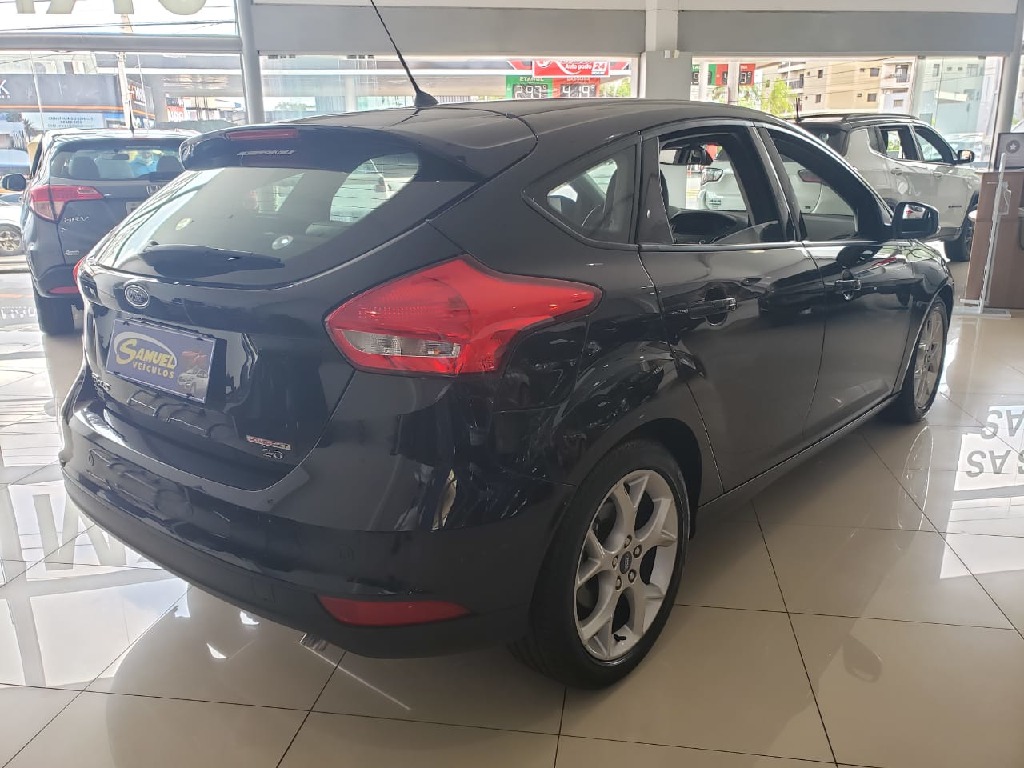 FORD FOCUS 2.0 SE FASTBACK 16V FLEX 4P POWERSHIFT FORD FOCUS 2.0 SE FASTBACK 16V FLEX 4P POWERSHIFT