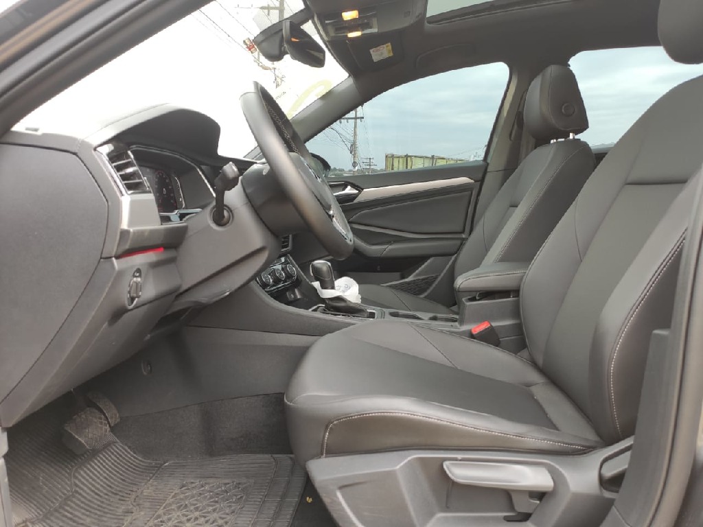 VOLKSWAGEN JETTA 1.4 250 TSI TOTAL FLEX R-LINE TIPTRONIC VOLKSWAGEN JETTA 1.4 250 TSI TOTAL FLEX R-LINE TIPTRONIC