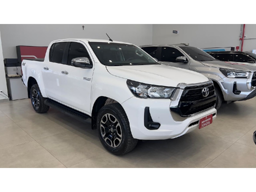 TOYOTA HILUX 2.8 D-4D TURBO DIESEL CD SRV 4X4 AUTOMÁTICO