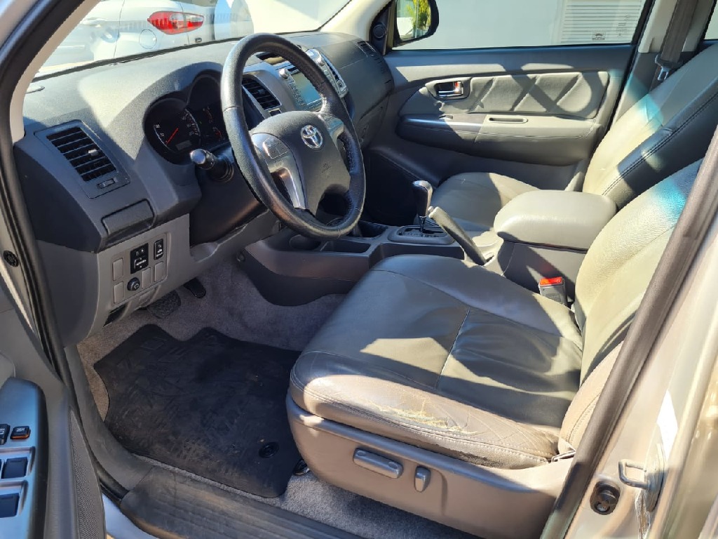 TOYOTA HILUX 2.7 SRV 4X4 CD 16V FLEX 4P AUTOMATICO TOYOTA HILUX 2.7 SRV 4X4 CD 16V FLEX 4P AUTOMATICO