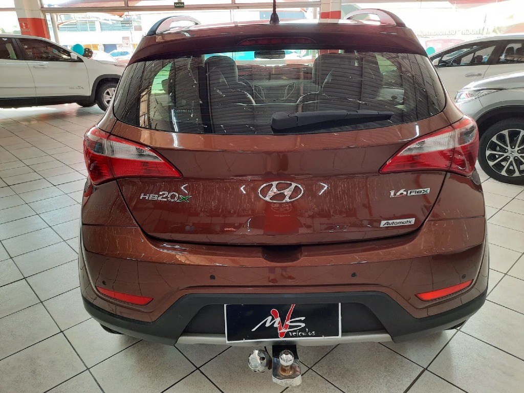 HYUNDAI HB20X 1.6 16V PREMIUM FLEX 4P AUTOMATICO HYUNDAI HB20X 1.6 16V PREMIUM FLEX 4P AUTOMATICO