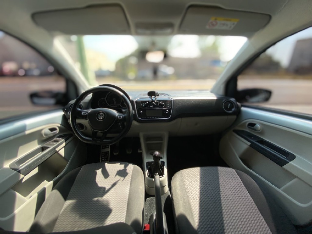 VOLKSWAGEN UP 1.0 TSI MOVE UP 12V FLEX 4P MANUAL VOLKSWAGEN UP 1.0 TSI MOVE UP 12V FLEX 4P MANUAL