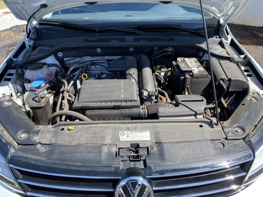 VOLKSWAGEN JETTA 1.4 16V TSI COMFORTLINE GASOLINA 4P TIPTRONIC VOLKSWAGEN JETTA 1.4 16V TSI COMFORTLINE GASOLINA 4P TIPTRONIC