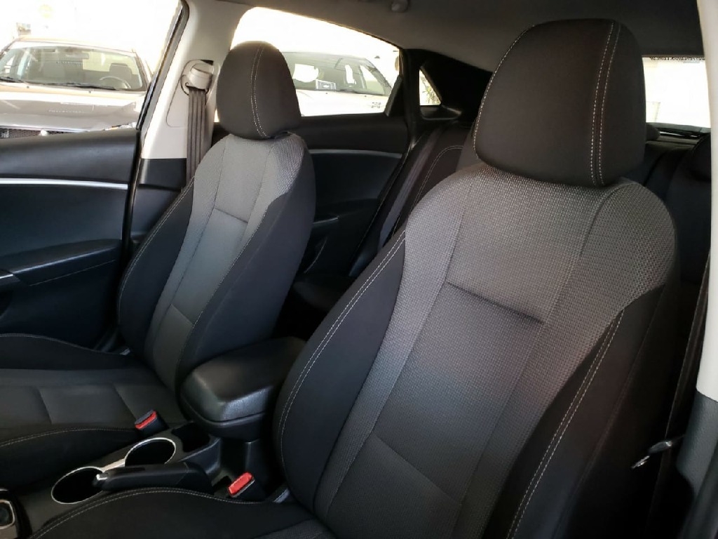 HYUNDAI I30 1.6 MPFI 16V FLEX 4P AUTOMATICO HYUNDAI I30 1.6 MPFI 16V FLEX 4P AUTOMATICO
