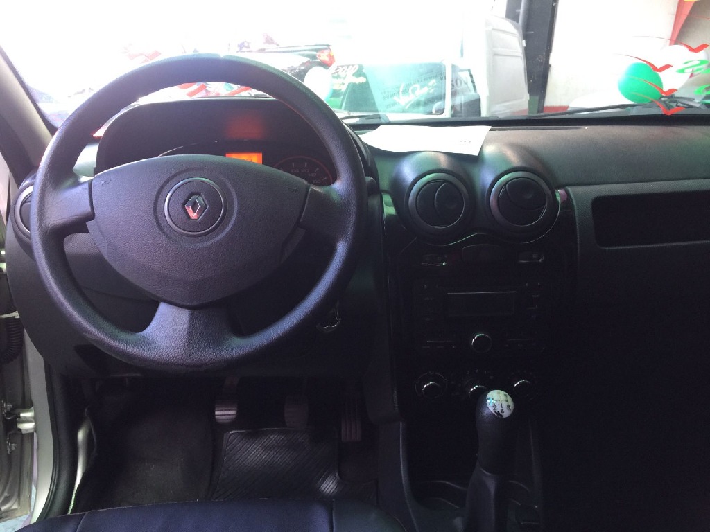 RENAULT SANDERO 1.6 STEPWAY 16V FLEX 4P MANUAL RENAULT SANDERO 1.6 STEPWAY 16V FLEX 4P MANUAL