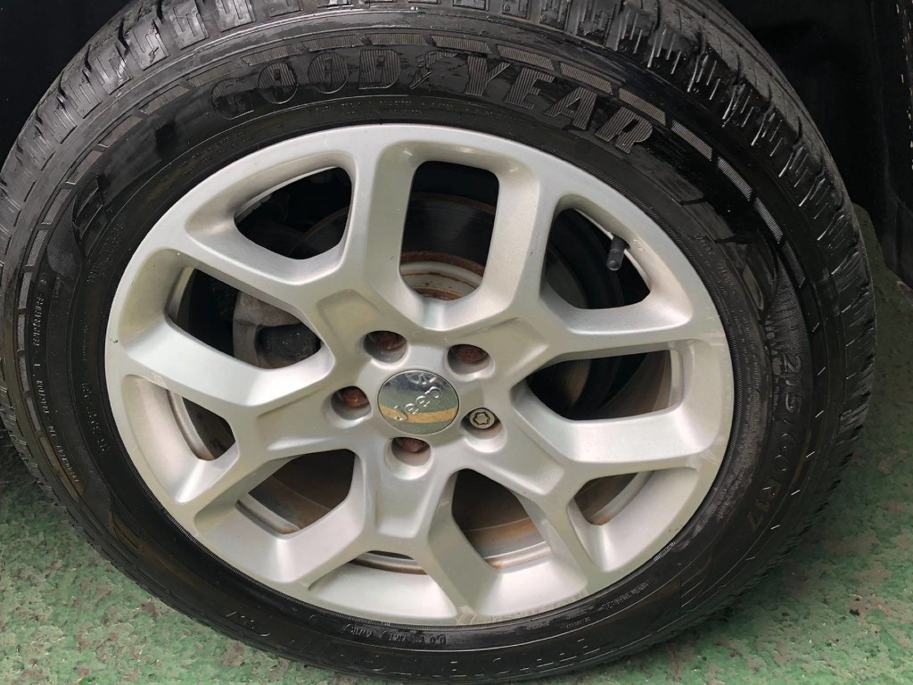 JEEP RENEGADE 1.8 16V FLEX LONGITUDE 4P AUTOMATICO JEEP RENEGADE 1.8 16V FLEX LONGITUDE 4P AUTOMATICO