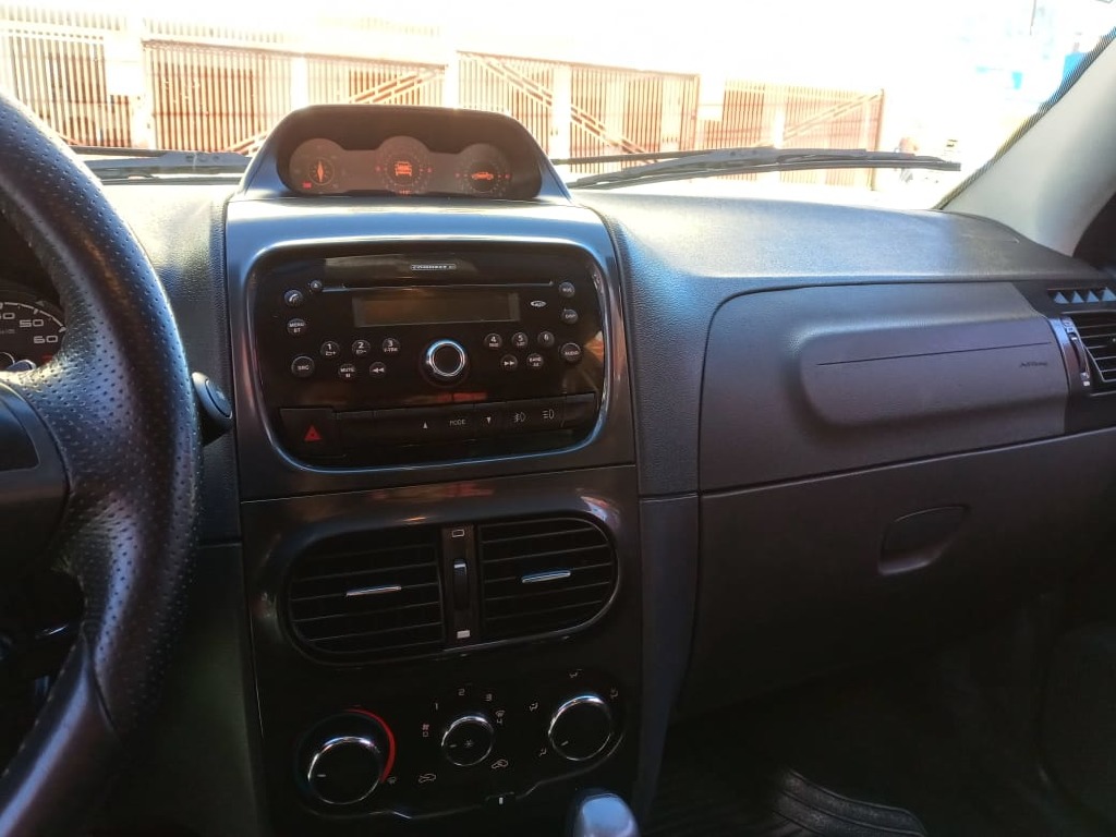FIAT STRADA 1.8 MPI ADVENTURE CD 16V FLEX 3P AUTOMATIZADO FIAT STRADA 1.8 MPI ADVENTURE CD 16V FLEX 3P AUTOMATIZADO
