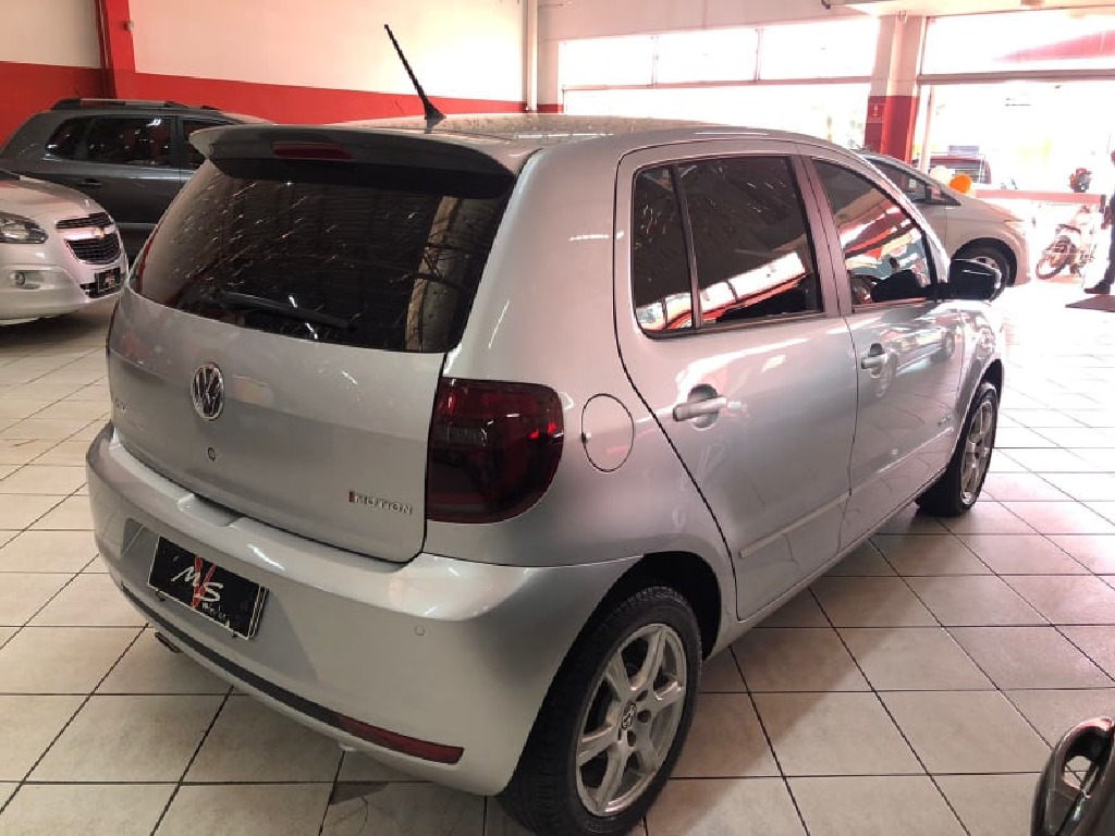 VOLKSWAGEN FOX 1.6 MI HIGHLINE 8V FLEX 4P AUTOMATIZADO VOLKSWAGEN FOX 1.6 MI HIGHLINE 8V FLEX 4P AUTOMATIZADO