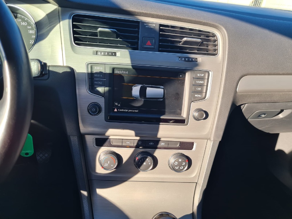 VOLKSWAGEN GOLF 1.6 MSI COMFORTLINE 16V TOTAL FLEX 4P MANUAL VOLKSWAGEN GOLF 1.6 MSI COMFORTLINE 16V TOTAL FLEX 4P MANUAL