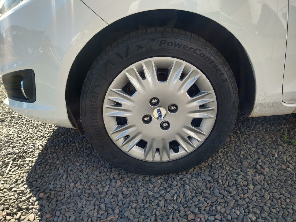 FORD FIESTA 1.5 S HATCH 16V FLEX 4P MANUAL FORD FIESTA 1.5 S HATCH 16V FLEX 4P MANUAL