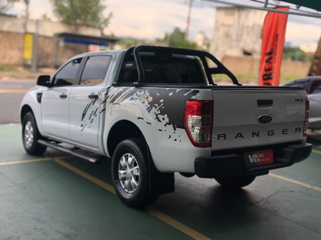 FORD RANGER 2.5 XLS 4X2 CD 16V FLEX 4P MANUAL FORD RANGER 2.5 XLS 4X2 CD 16V FLEX 4P MANUAL