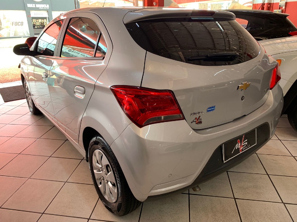 CHEVROLET ONIX 1.4 MPFI LT 8V FLEX 4P AUTOMATICO CHEVROLET ONIX 1.4 MPFI LT 8V FLEX 4P AUTOMATICO