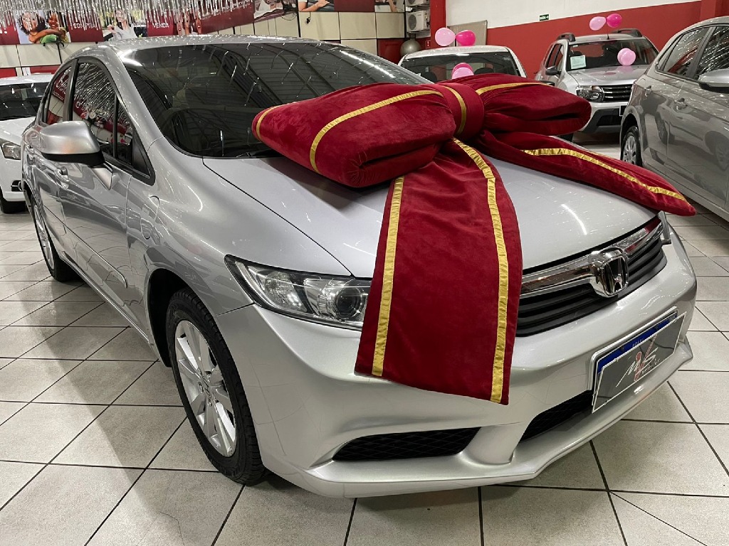 HONDA CIVIC 1.8 LXS 16V FLEX 4P AUTOMATICO HONDA CIVIC 1.8 LXS 16V FLEX 4P AUTOMATICO