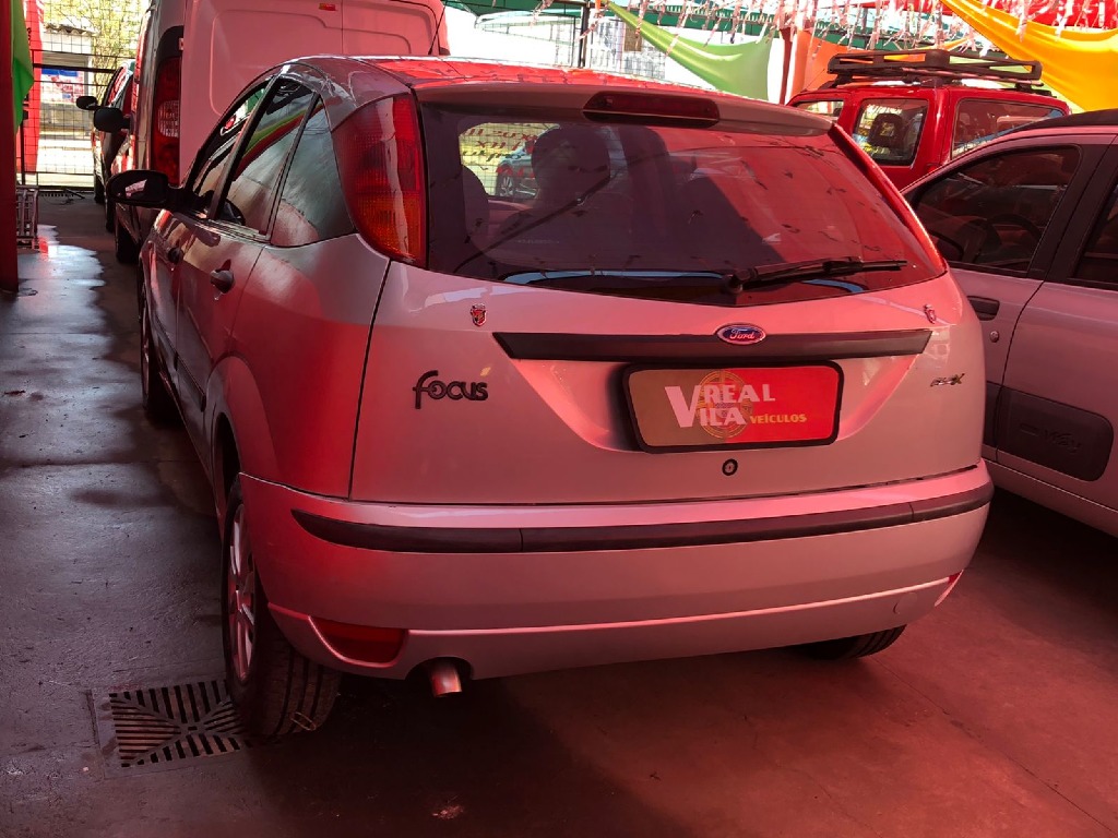 FORD FOCUS 1.6 GL 8V FLEX 4P MANUAL FORD FOCUS 1.6 GL 8V FLEX 4P MANUAL