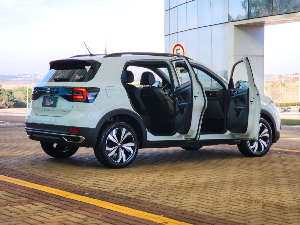 VOLKSWAGEN T-CROSS 1.0 200 TSI TOTAL FLEX COMFORTLINE AUTOMÁTICO VOLKSWAGEN T-CROSS 1.0 200 TSI TOTAL FLEX COMFORTLINE AUTOMÁTICO