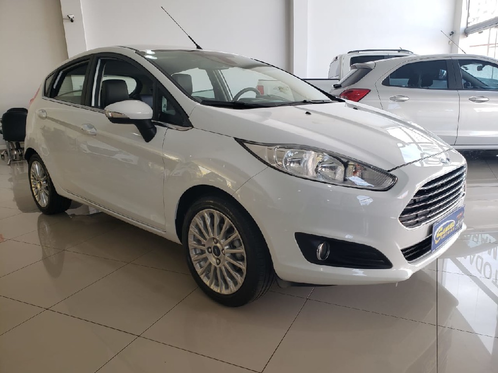 FORD FIESTA 1.6 TITANIUM HATCH 16V FLEX 4P POWERSHIFT FORD FIESTA 1.6 TITANIUM HATCH 16V FLEX 4P POWERSHIFT