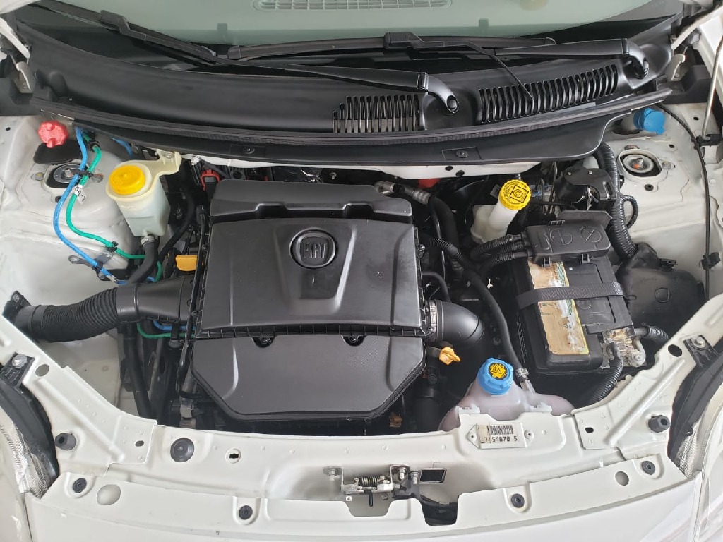 FIAT PALIO 1.6 MPI ESSENCE 16V FLEX 4P MANUAL FIAT PALIO 1.6 MPI ESSENCE 16V FLEX 4P MANUAL
