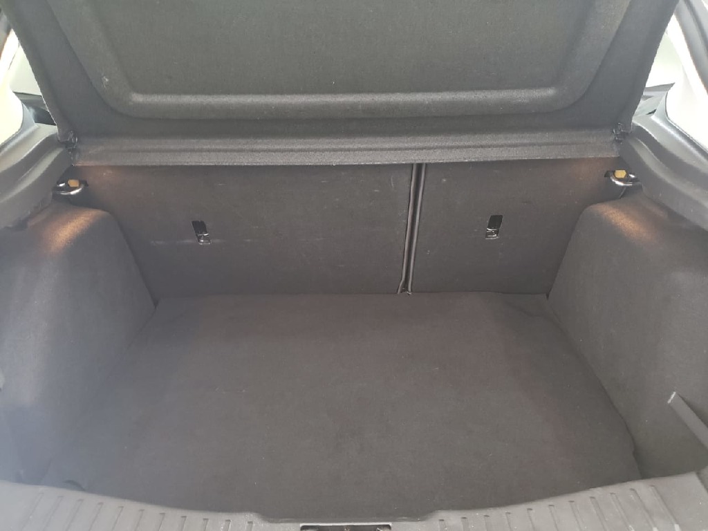 FORD FOCUS 2.0 SE FASTBACK 16V FLEX 4P POWERSHIFT FORD FOCUS 2.0 SE FASTBACK 16V FLEX 4P POWERSHIFT