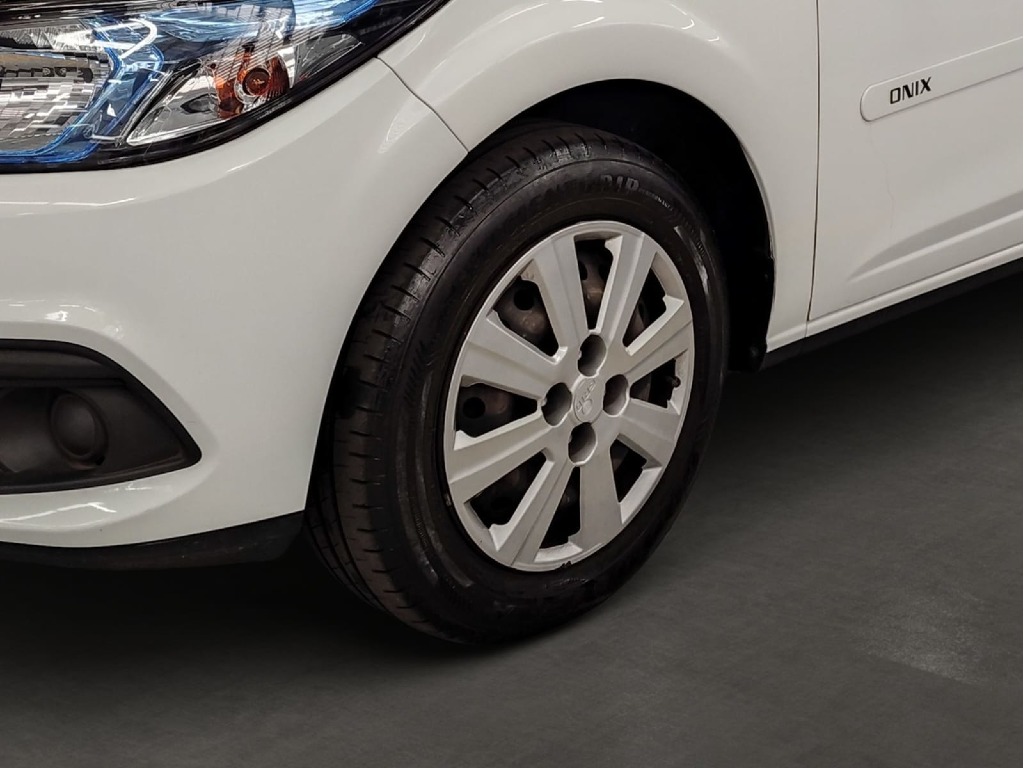 chevrolet ONIX 1.4 MPFI LT 8V FLEX 4P MANUAL 2015
