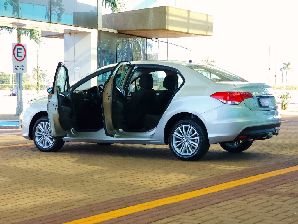 CITROEN C4 LOUNGE 2.0 MPFI ORIGINE 16V FLEX 4P AUTOMATICO
