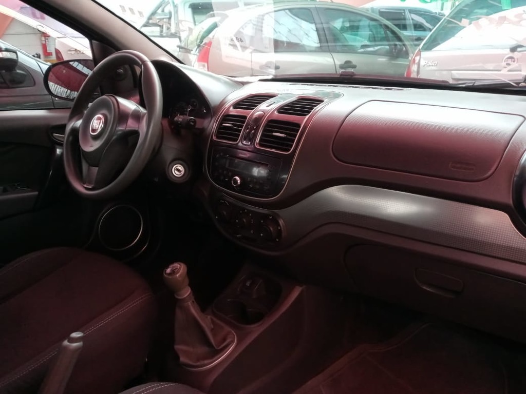 FIAT GRAND SIENA 1.4 MPI ATTRACTIVE 8V FLEX 4P MANUAL FIAT GRAND SIENA 1.4 MPI ATTRACTIVE 8V FLEX 4P MANUAL