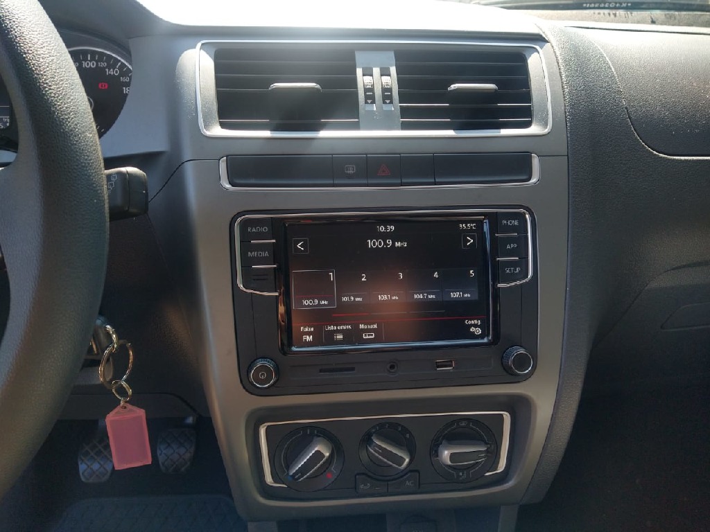 VOLKSWAGEN FOX 1.6 MSI TOTAL FLEX CONNECT 4P MANUAL VOLKSWAGEN FOX 1.6 MSI TOTAL FLEX CONNECT 4P MANUAL