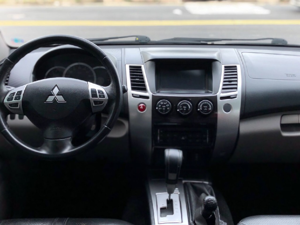 MITSUBISHI PAJERO 3.5 HPE 4X4 7 LUGARES V6 24V FLEX 4P AUTOMATICO MITSUBISHI PAJERO 3.5 HPE 4X4 7 LUGARES V6 24V FLEX 4P AUTOMATICO
