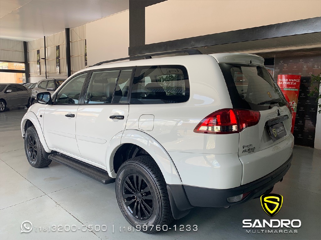 MITSUBISHI PAJERO 3.2 HPE 4X4 7 LUGARES 16V TURBO INTERCOOLER DIESEL 4P AUTOMATICO MITSUBISHI PAJERO 3.2 HPE 4X4 7 LUGARES 16V TURBO INTERCOOLER DIESEL 4P AUTOMATICO