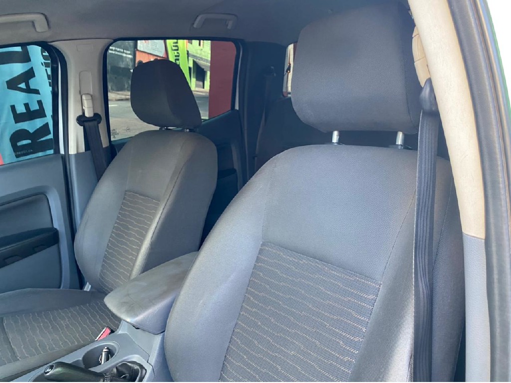 FORD RANGER 2.2 XL 4X4 CD 16V DIESEL 4P MANUAL FORD RANGER 2.2 XL 4X4 CD 16V DIESEL 4P MANUAL