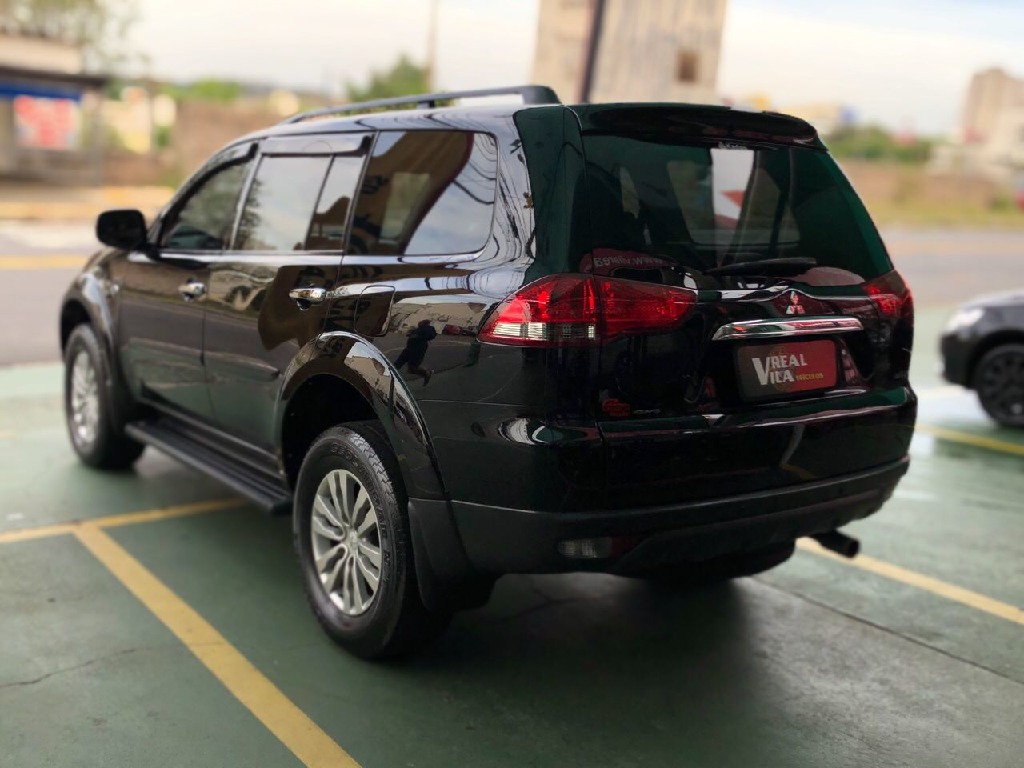 MITSUBISHI PAJERO 3.5 HPE 4X4 7 LUGARES V6 24V FLEX 4P AUTOMATICO MITSUBISHI PAJERO 3.5 HPE 4X4 7 LUGARES V6 24V FLEX 4P AUTOMATICO