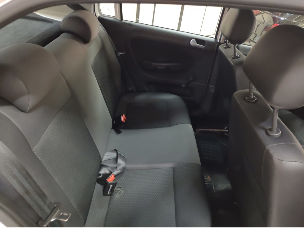 VOLKSWAGEN GOL 1.6 MSI TOTALFLEX TRENDLINE 4P MANUAL VOLKSWAGEN GOL 1.6 MSI TOTALFLEX TRENDLINE 4P MANUAL