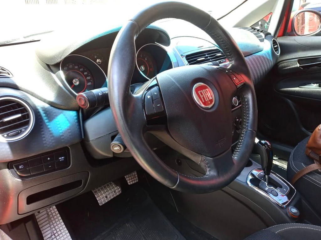 FIAT PUNTO 1.8 SPORTING 16V FLEX 4P AUTOMATIZADO FIAT PUNTO 1.8 SPORTING 16V FLEX 4P AUTOMATIZADO