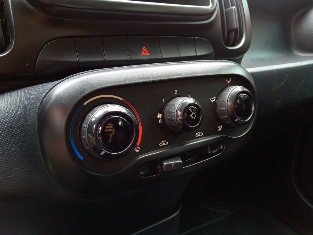 FIAT MOBI 1.0 8V EVO FLEX LIKE. MANUAL FIAT MOBI 1.0 8V EVO FLEX LIKE. MANUAL
