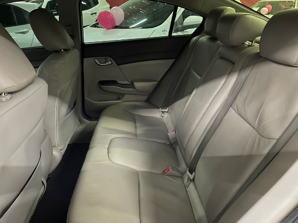 HONDA CIVIC 1.8 LXS 16V FLEX 4P AUTOMATICO HONDA CIVIC 1.8 LXS 16V FLEX 4P AUTOMATICO