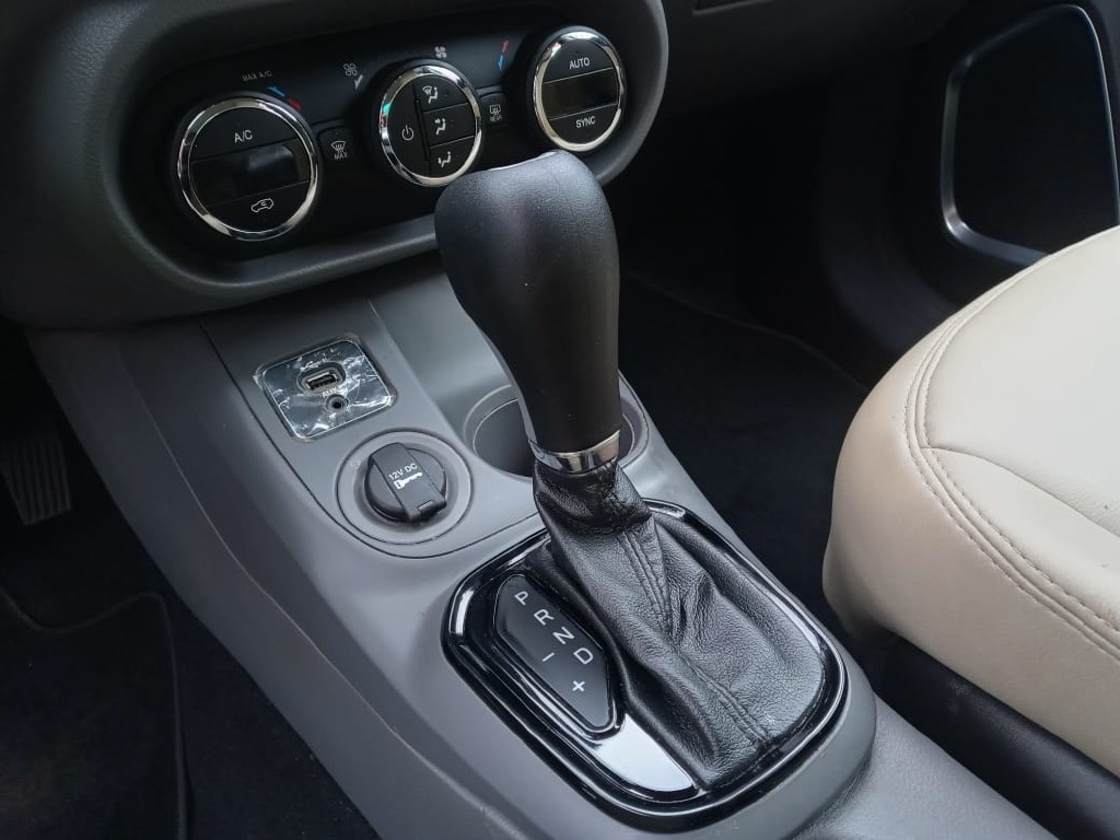 FIAT TORO 2.4 16V MULTIAIR FLEX VOLCANO AT9 FIAT TORO 2.4 16V MULTIAIR FLEX VOLCANO AT9
