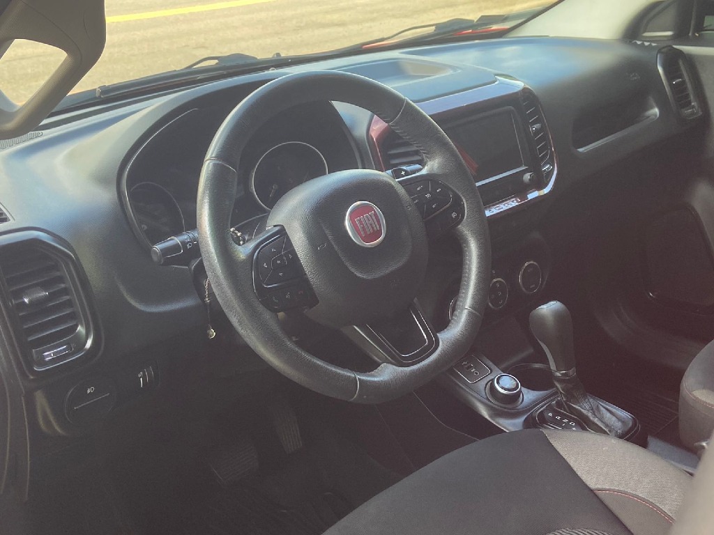 FIAT TORO 2.0 16V TURBO DIESEL FREEDOM 4WD AT9 FIAT TORO 2.0 16V TURBO DIESEL FREEDOM 4WD AT9