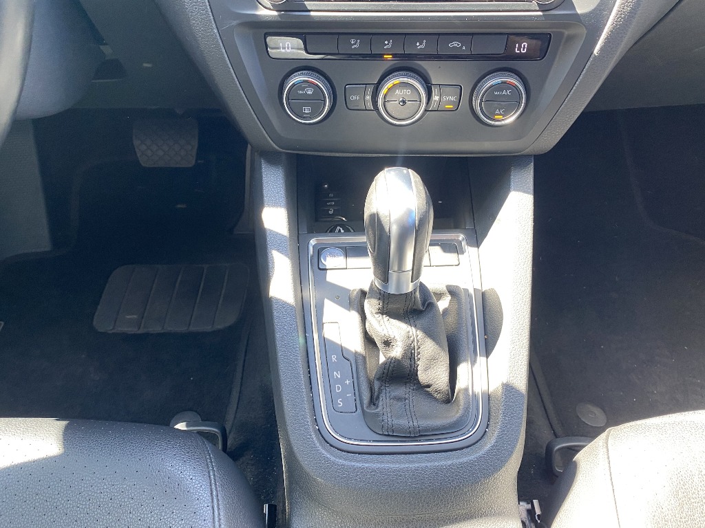 VOLKSWAGEN JETTA 1.4 16V TSI COMFORTLINE GASOLINA 4P TIPTRONIC VOLKSWAGEN JETTA 1.4 16V TSI COMFORTLINE GASOLINA 4P TIPTRONIC