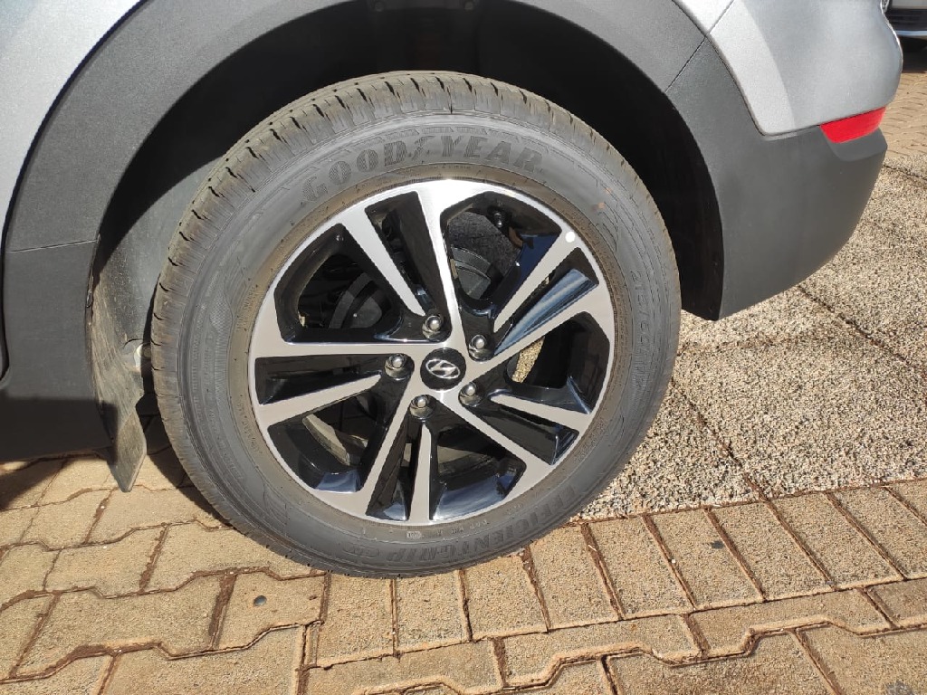 HYUNDAI CRETA 2.0 16V FLEX PRESTIGE AUTOMÁTICO HYUNDAI CRETA 2.0 16V FLEX PRESTIGE AUTOMÁTICO
