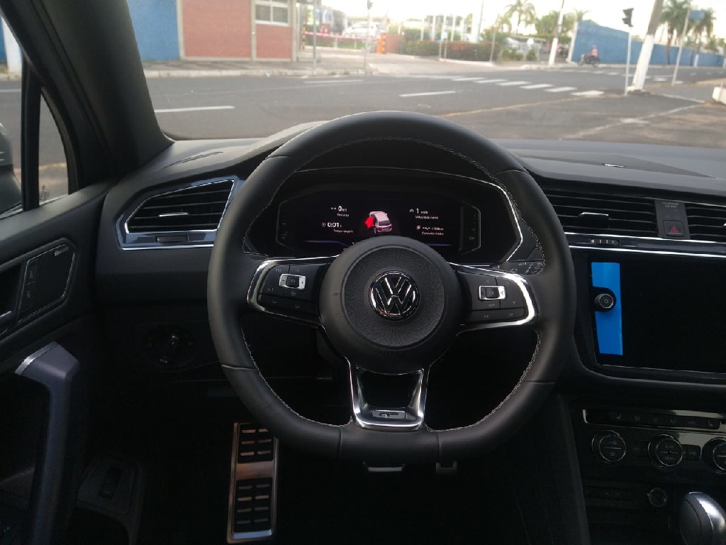 VOLKSWAGEN TIGUAN 2.0 350 TSI GASOLINA ALLSPACE R-LINE 4MOTION DSG VOLKSWAGEN TIGUAN 2.0 350 TSI GASOLINA ALLSPACE R-LINE 4MOTION DSG