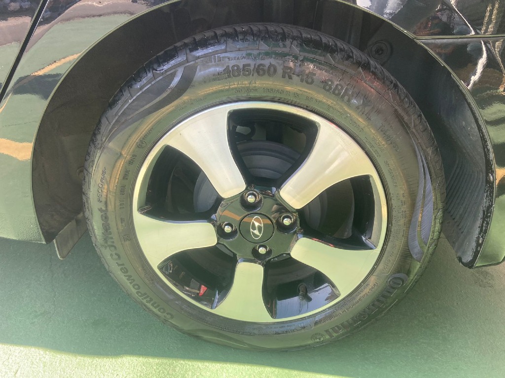 HYUNDAI HB20S 1.6 COMFORT PLUS 16V FLEX 4P AUTOMATICO HYUNDAI HB20S 1.6 COMFORT PLUS 16V FLEX 4P AUTOMATICO