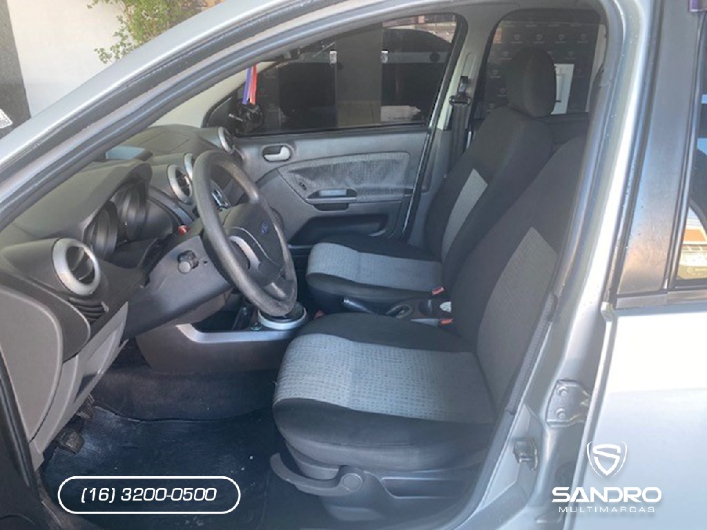 FORD FIESTA 1.6 MPI SEDAN 8V FLEX 4P MANUAL FORD FIESTA 1.6 MPI SEDAN 8V FLEX 4P MANUAL