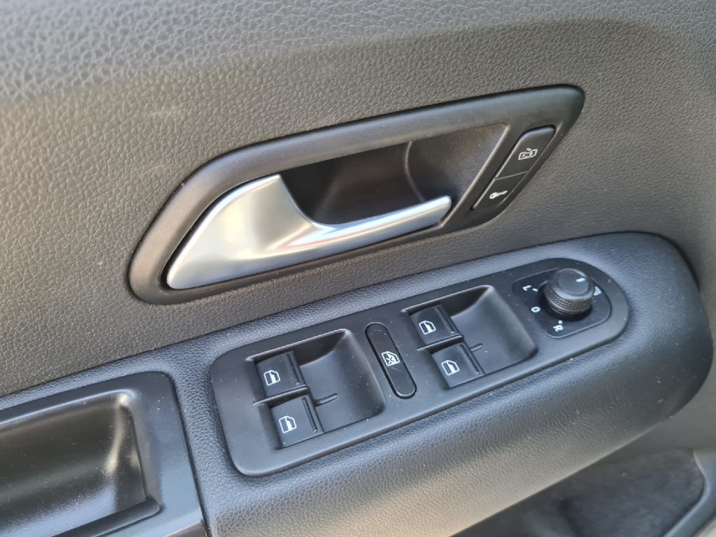 VOLKSWAGEN AMAROK 2.0 COMFORTLINE 4X4 CD 16V TURBO INTERCOOLER DIESEL 4P AUTOMATICO VOLKSWAGEN AMAROK 2.0 COMFORTLINE 4X4 CD 16V TURBO INTERCOOLER DIESEL 4P AUTOMATICO