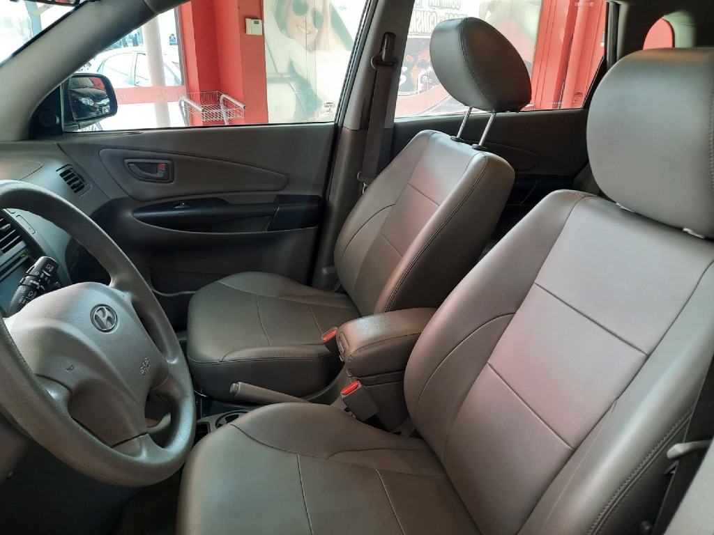 HYUNDAI TUCSON 2.0 MPFI GLS 16V 143CV 2WD FLEX 4P AUTOMATICO HYUNDAI TUCSON 2.0 MPFI GLS 16V 143CV 2WD FLEX 4P AUTOMATICO