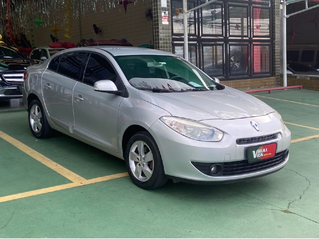 RENAULT FLUENCE 2.0 DYNAMIQUE 16V FLEX 4P MANUAL RENAULT FLUENCE 2.0 DYNAMIQUE 16V FLEX 4P MANUAL