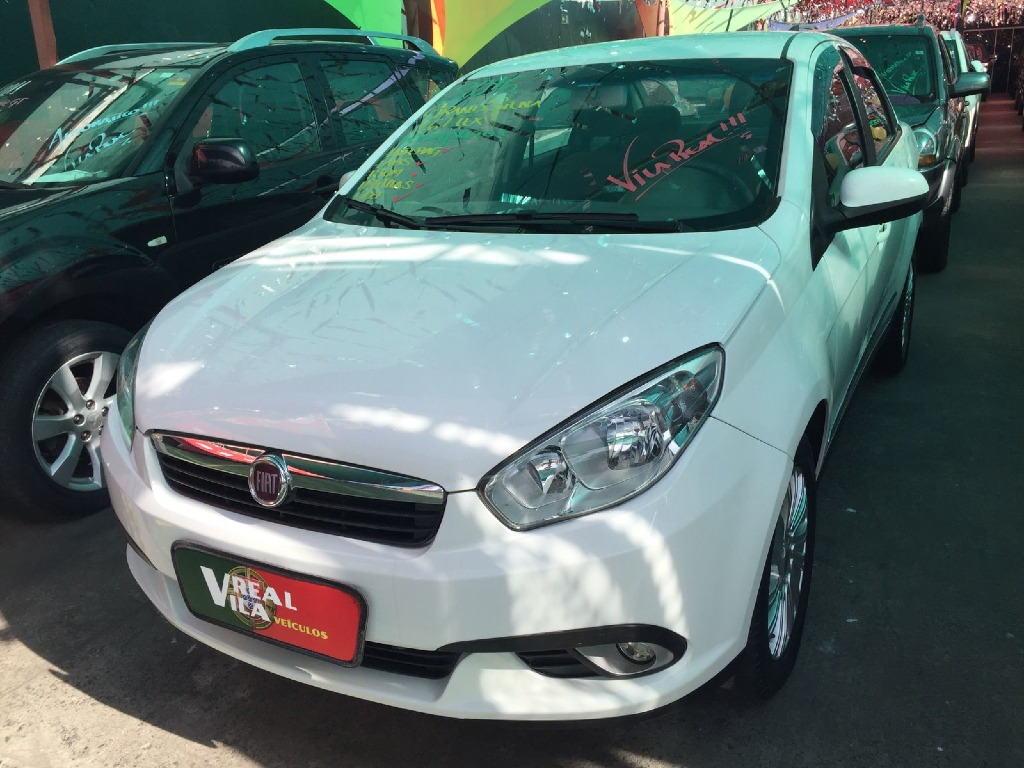 FIAT GRAND SIENA 1.6 MPI ESSENCE 16V FLEX 4P MANUAL FIAT GRAND SIENA 1.6 MPI ESSENCE 16V FLEX 4P MANUAL
