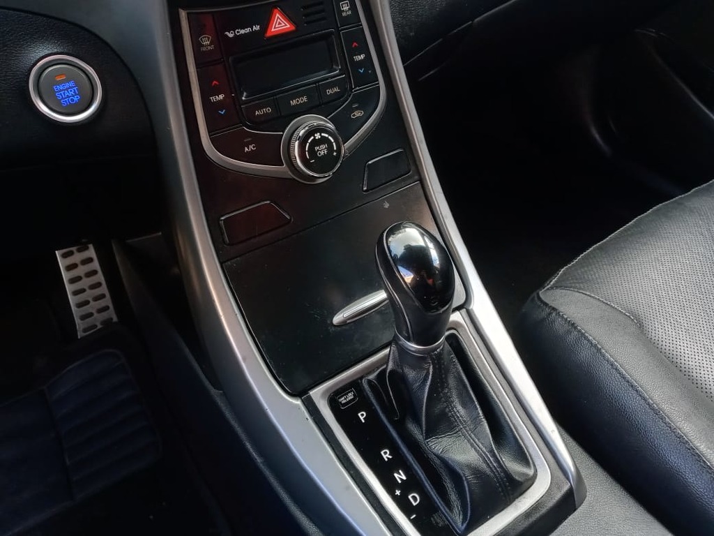 HYUNDAI ELANTRA 2.0 GLS 16V FLEX 4P AUTOMATICO HYUNDAI ELANTRA 2.0 GLS 16V FLEX 4P AUTOMATICO