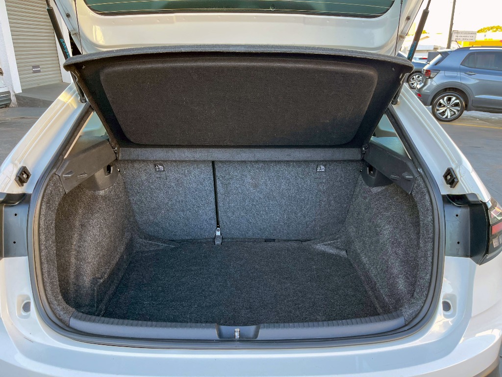 volkswagen NIVUS 1.0 200 TSI TOTAL FLEX COMFORTLINE AUTOMÁTICO 2023