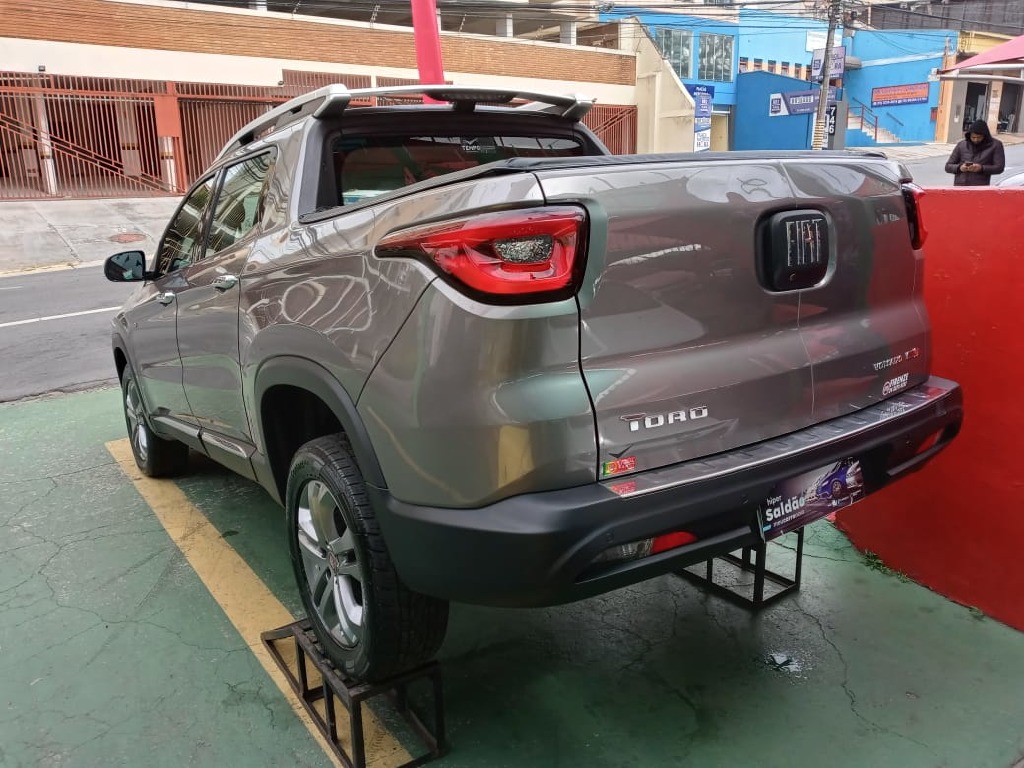 FIAT TORO 2.4 16V MULTIAIR FLEX VOLCANO AT9 FIAT TORO 2.4 16V MULTIAIR FLEX VOLCANO AT9