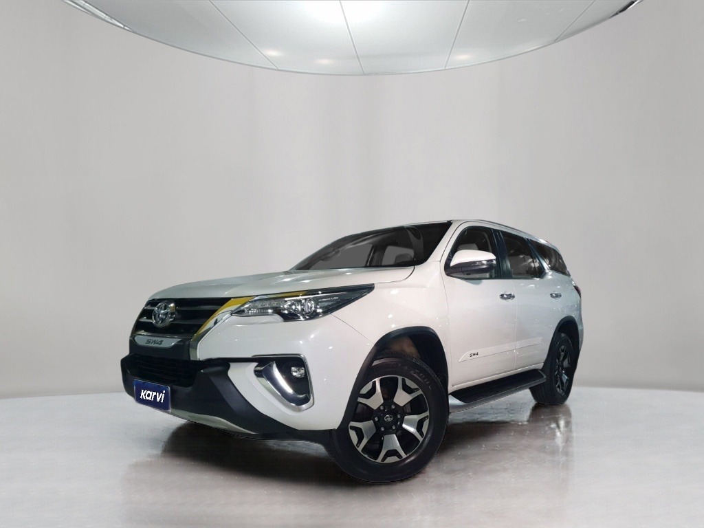 Carros seminovos TOYOTA HILUX SW4 2.8 SRX DIAMOND 4X4 7 LUGARES 16V TURBO INTERCOOLER DIESEL 4P AUTOMÁTICO